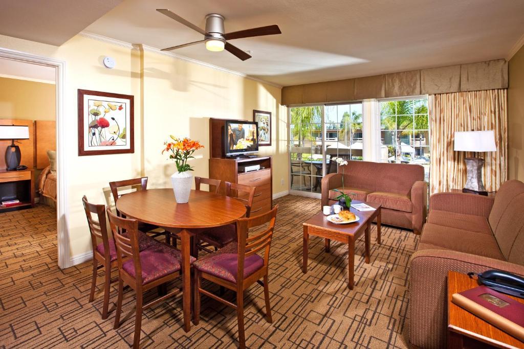 Winners Circle Resort Solana Beach Exterior photo
